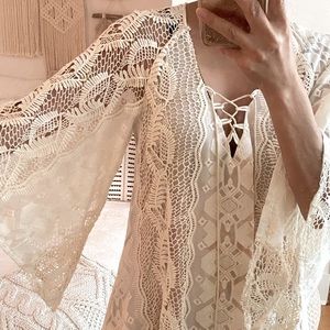 Beautiful lined cream & white laced dress XS